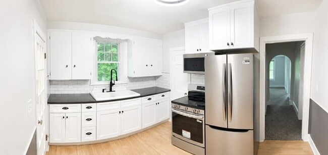 Building Photo - 229 Highland Ave Unit 2