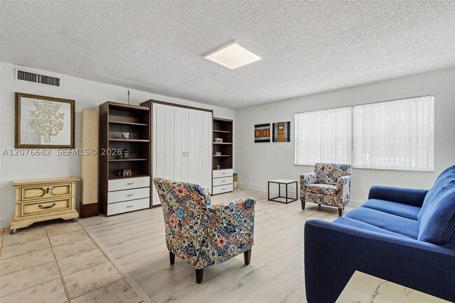 Photo - 2500 NE 9th St Unit 111