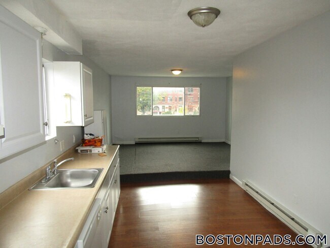 Photo - 1247 Commonwealth Ave Unidad 1