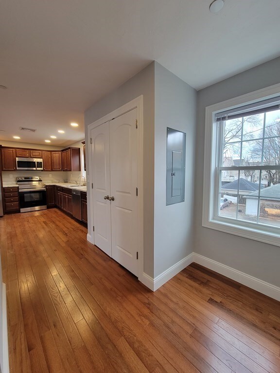 Photo - 944 Warren Ave