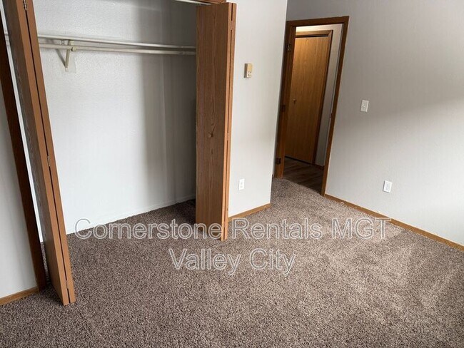 Photo - 912 9th Ave SE