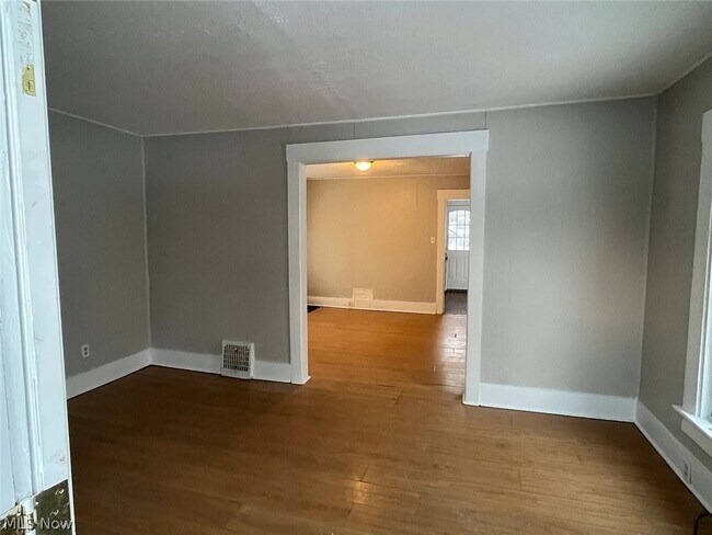 384 W Bartges St