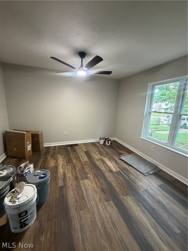 Photo - 9409 Manor Ave