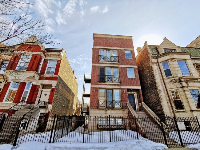 Photo - 2215 W Washington Blvd Townhome