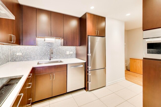 2722 Central St Unit 4S