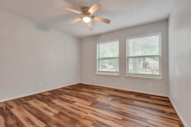 Photo - 17 Wishbonebush Rd