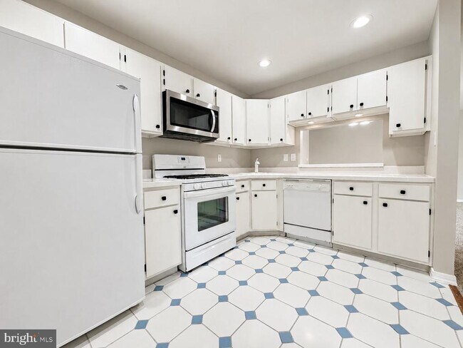 Photo - 17 Barberry Ct