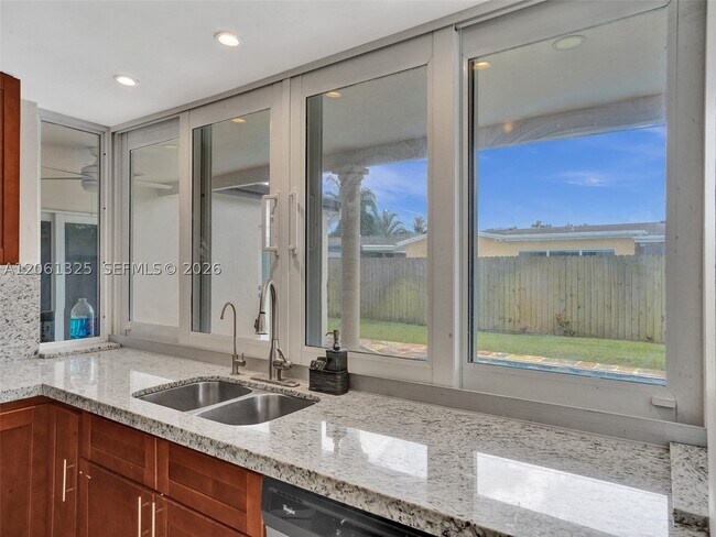 Photo - 7600 Grandview Blvd
