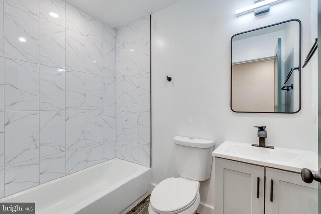 Photo - 2360 N 6th St