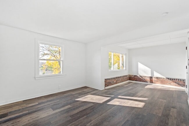 Photo - AVAILABLE JULY 1ST! ABSOLUTELY GORGEOUS & RENOVATED 2 bedroom in CASTLE SHANNON!