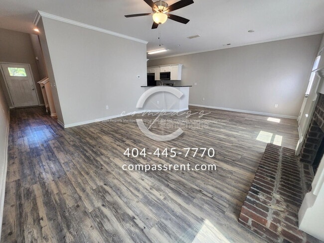 Photo - 220 Lyndon Wy NW