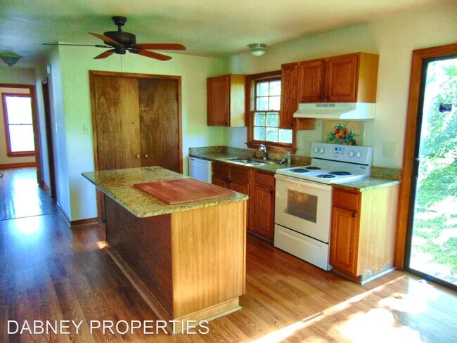 Photo - 4 br, 2 bath House - 4903 Goddin Circle