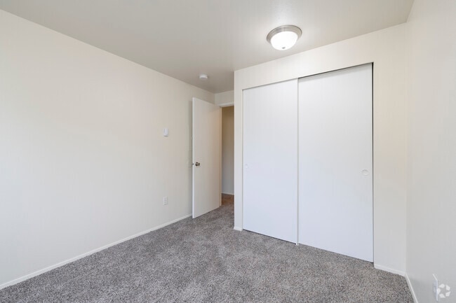 3BR, 2BA - 1,050SF - Bedroom