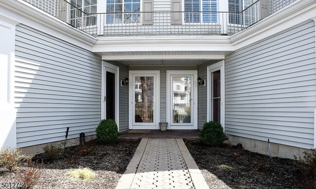 Photo - 255 Riveredge Dr