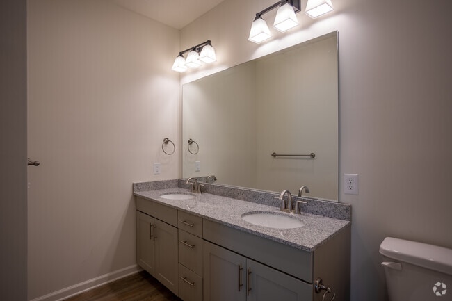 3BR,2.5BA 2062 SqFt