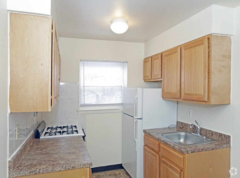 Essex Gardens Apartments For Rent in Hackensack, NJ