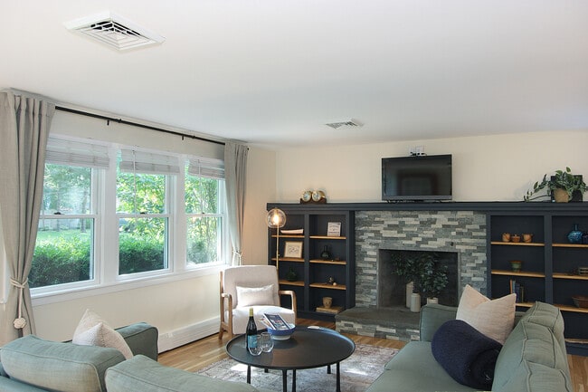 10 Clement St