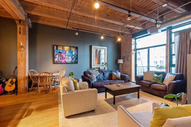 Photo - 1133 S State St