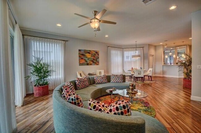 Photo - 1135 NE 3rd Ave