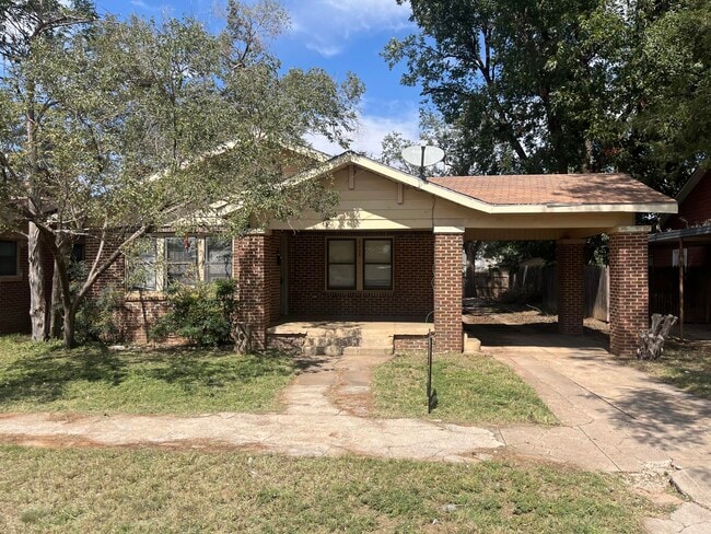 Building Photo - 2208 18th St Rental