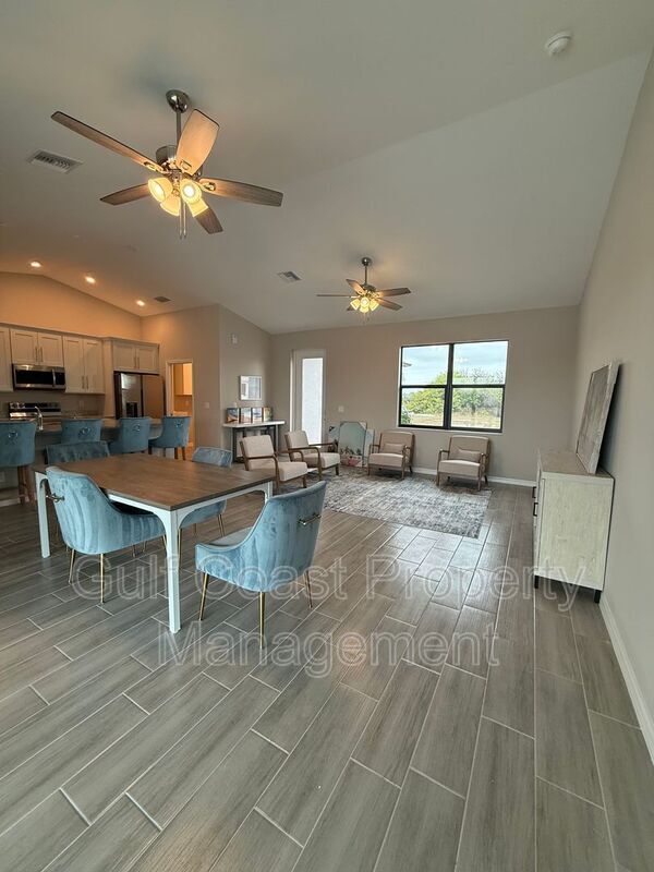 Photo - 2609 NE 5th Pl