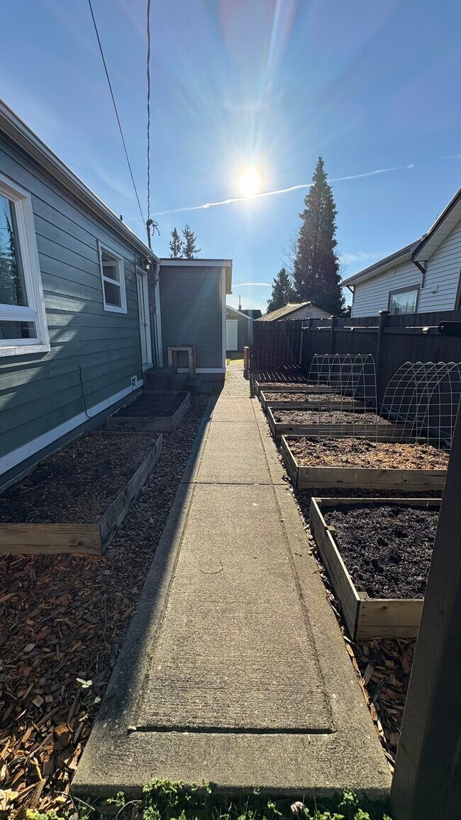 Photo - 1956 Lowell Ave