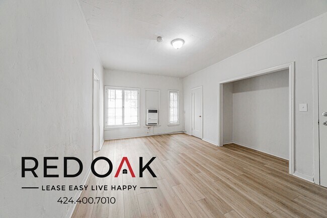 Building Photo - 746 S Coronado St Unit 202