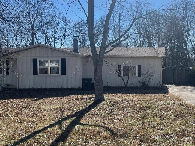 Building Photo - Cute Fayetteville House