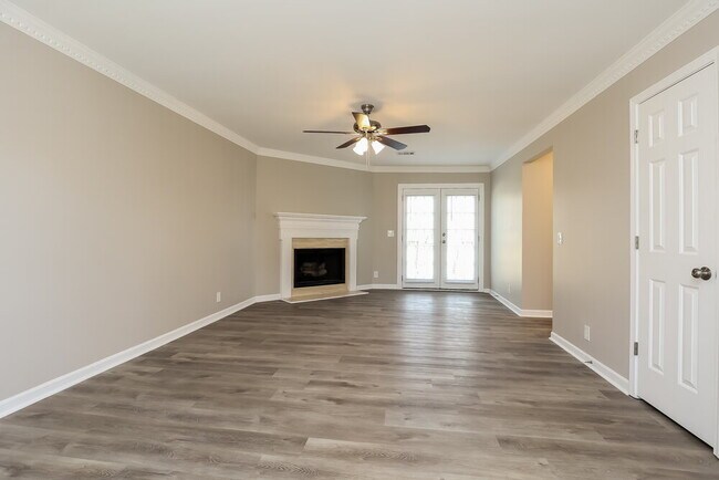 Photo - 812 Dresden Ct