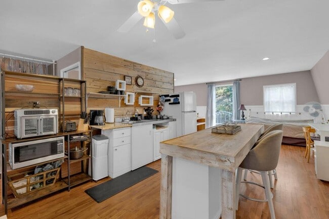 Building Photo - MOVE-IN SPEACIAL!! Peaceful Farmhouse Stud...