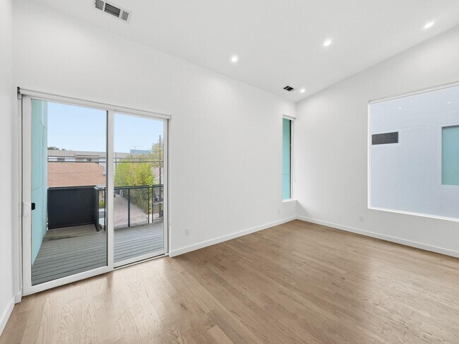 Photo - 4814 Manett St