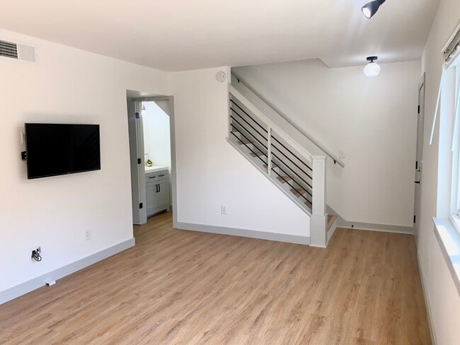 Photo - 1483 Theresa Dr