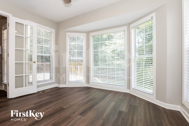 Photo - 4808 Woodlands Pkwy