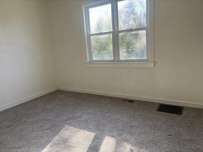 Photo - 527 9th St SW