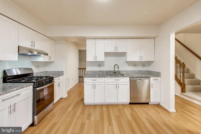 Building Photo - 18 Indian Hills Ct