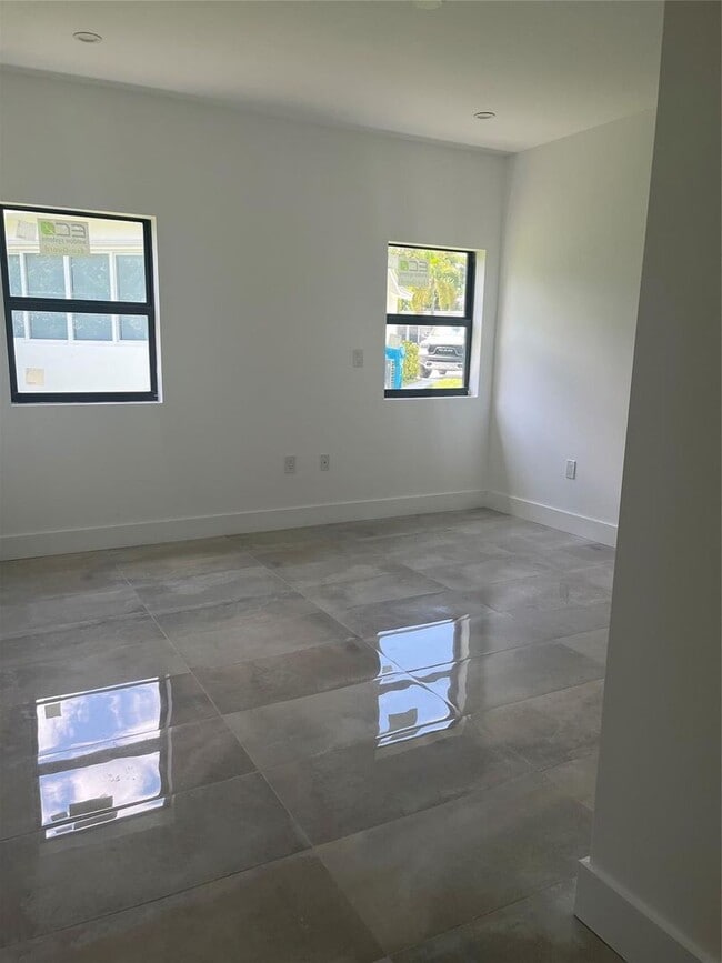 Photo - 2877 SE 1st Ct