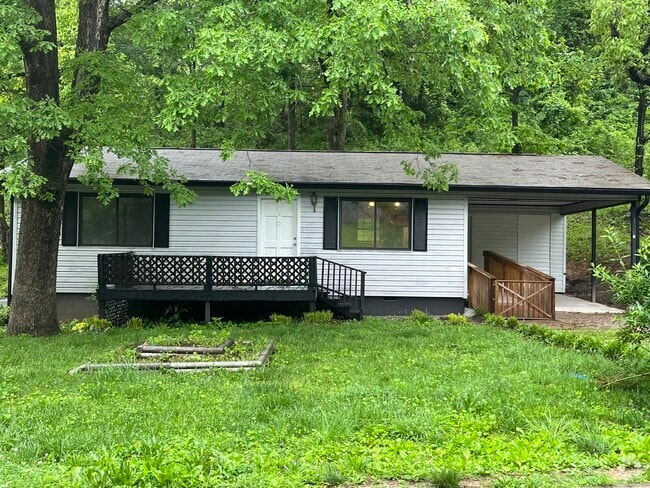 Building Photo - 623 Tarwater St Rental