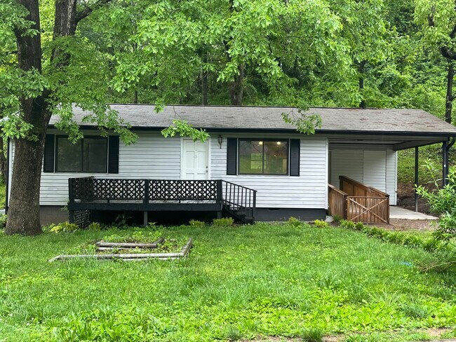 Photo - 623 Tarwater St House