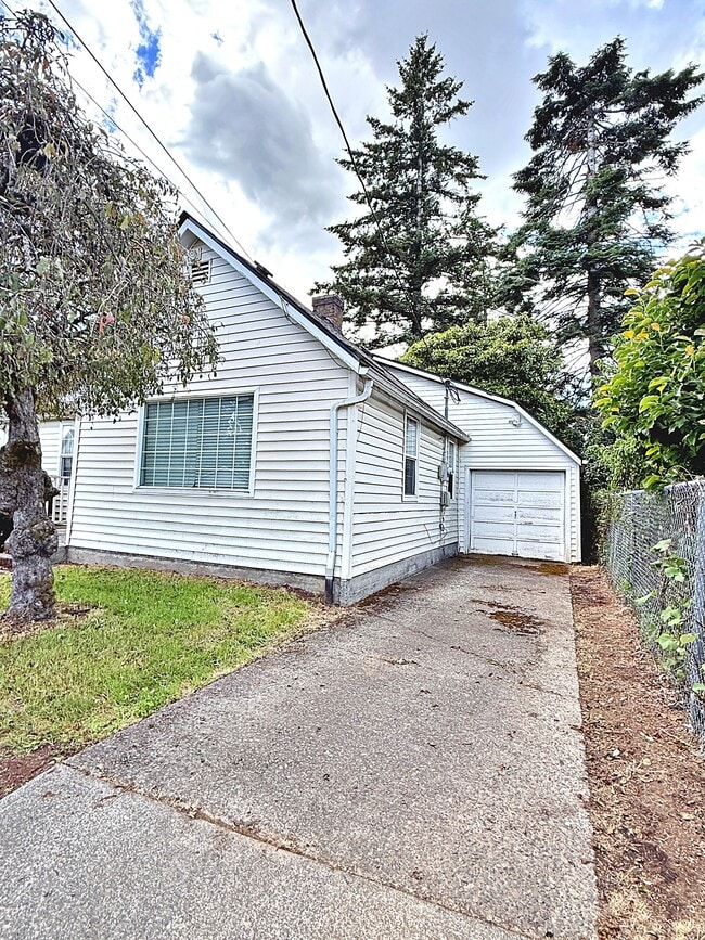 Photo - 905 NE 94th Ave