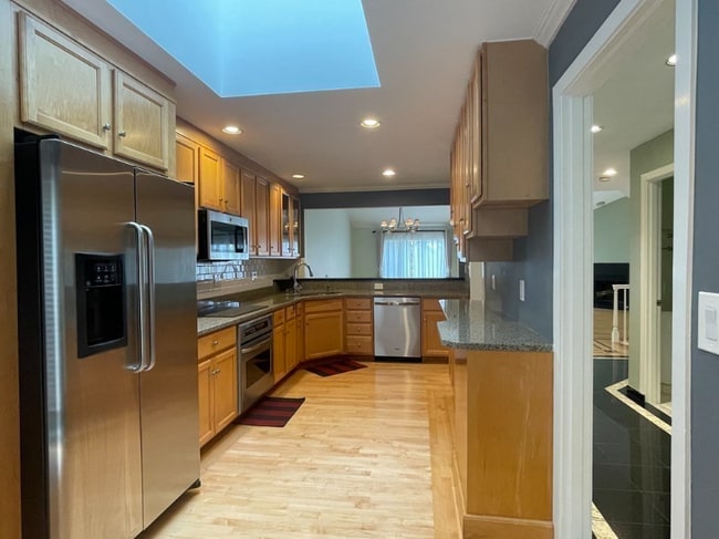 Photo - 69 Algonquin Rd