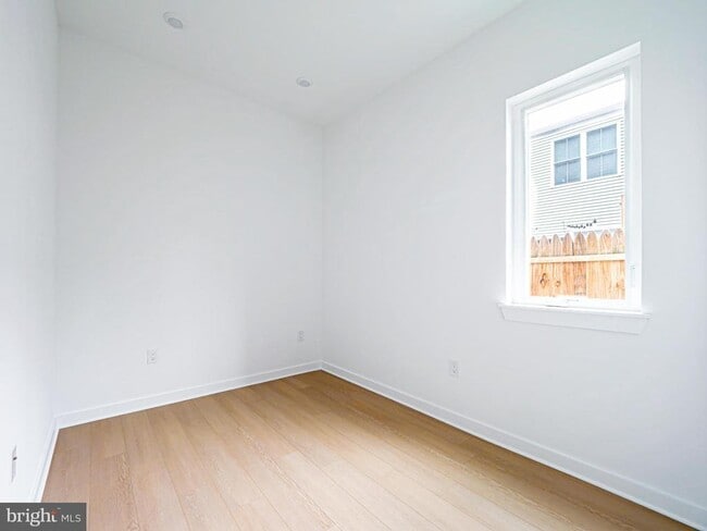 Photo - 2403 W Thompson St Unit 1