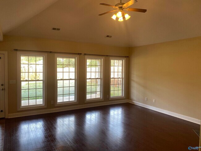 Photo - 7502 Parktrace Ln SE