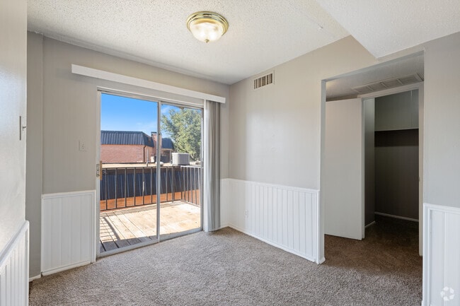 1BD, 1BA - 791SF - Dining Room