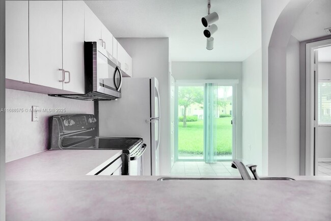 Photo - 3398 NE 9th Dr Unit 102