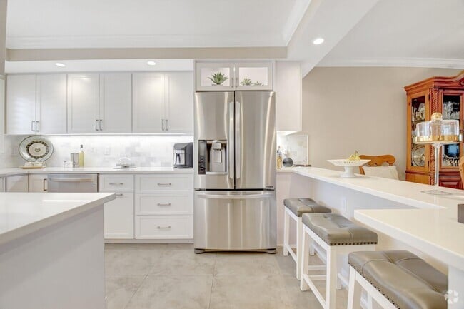 Building Photo - 3224 S Ocean Blvd Unit 214-B Rental