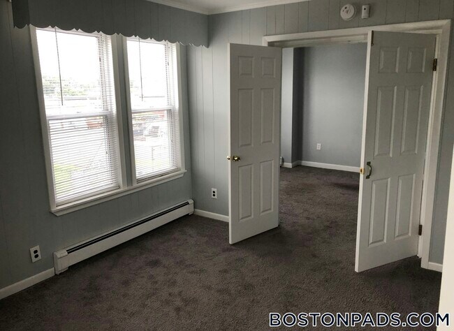 Photo - 477 Meridian St Unit 3
