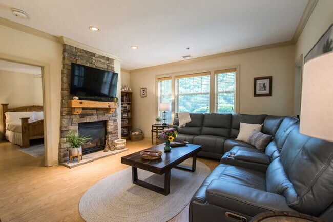 Photo - 1560 Country Club Dr Unit SI ID1597142P
