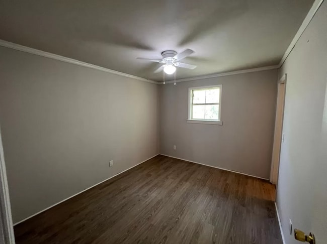 Photo - 1524 Mosstree Rd Unit B