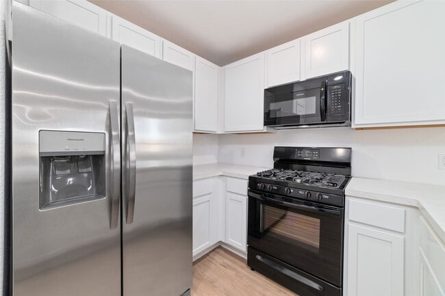 Photo - 7611 Cedar Birch Dr