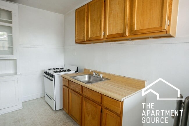 Photo - 2612 W Gunnison St Unit 2R